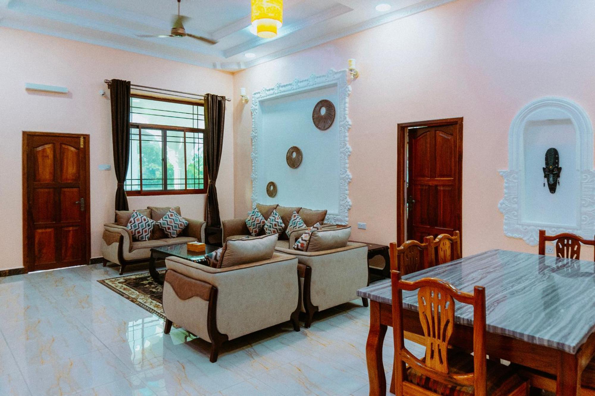 Sunny Palms Hotell Uroa
