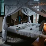 Sunny Palms Beach Bungalows