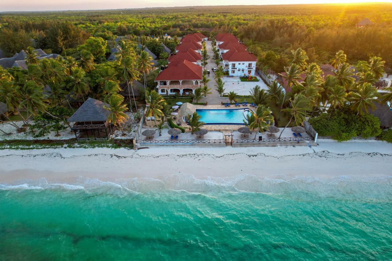 Sunny Palms Hotel 4*